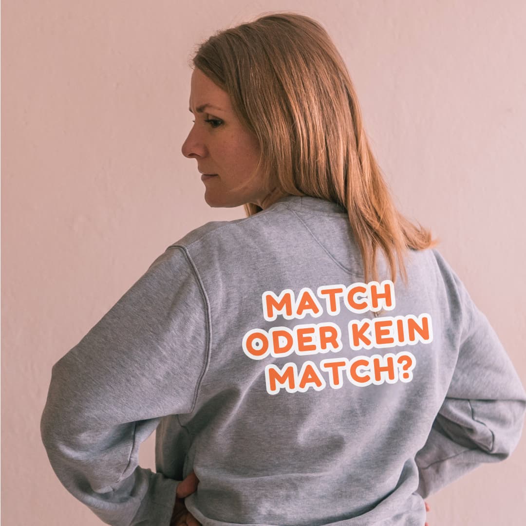 Portrait von Nadine Birner in Rückenansicht mit Hinweis „Match oder kein Match?“ in rosa Grafik.
